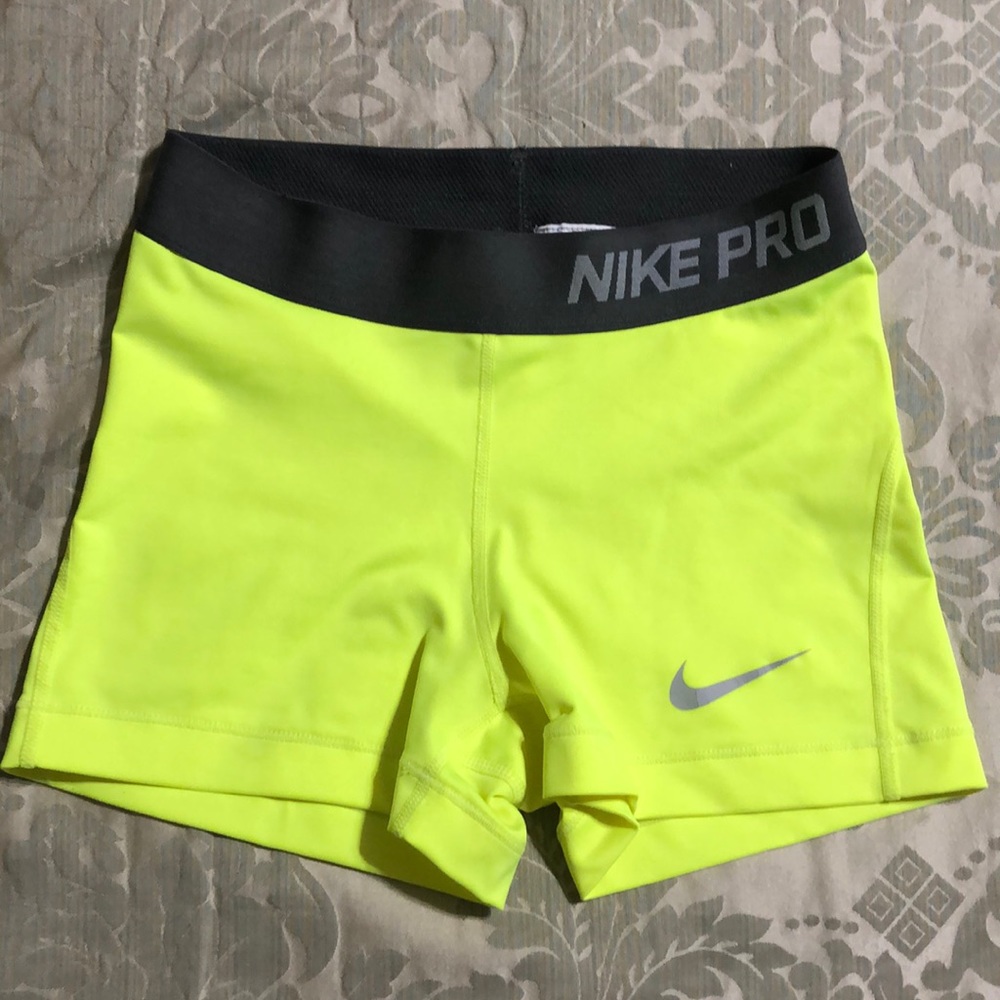 Like New Women’s Nike Pro Dri Fit Shorts